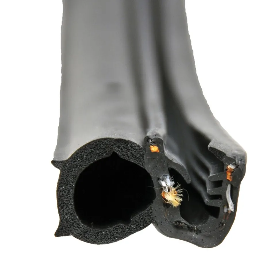 #018-088-BB – Single Bulb slide on clip, 1″ x 3/4″x 28′