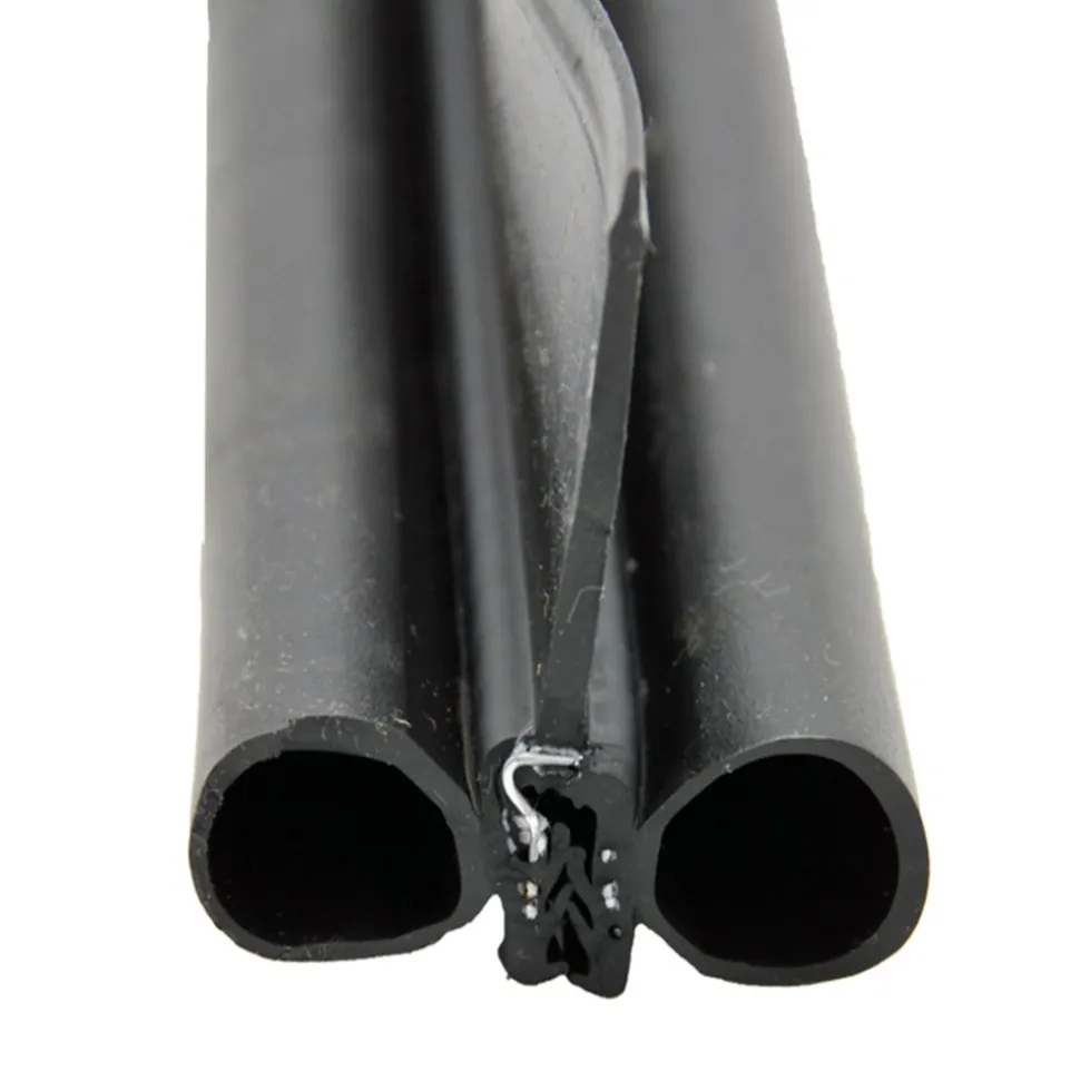 #018-478-35 – Double Bulb, w/1-1/2″ wiper, Slide On clip, 2″ x 2-1/4″ x 35′