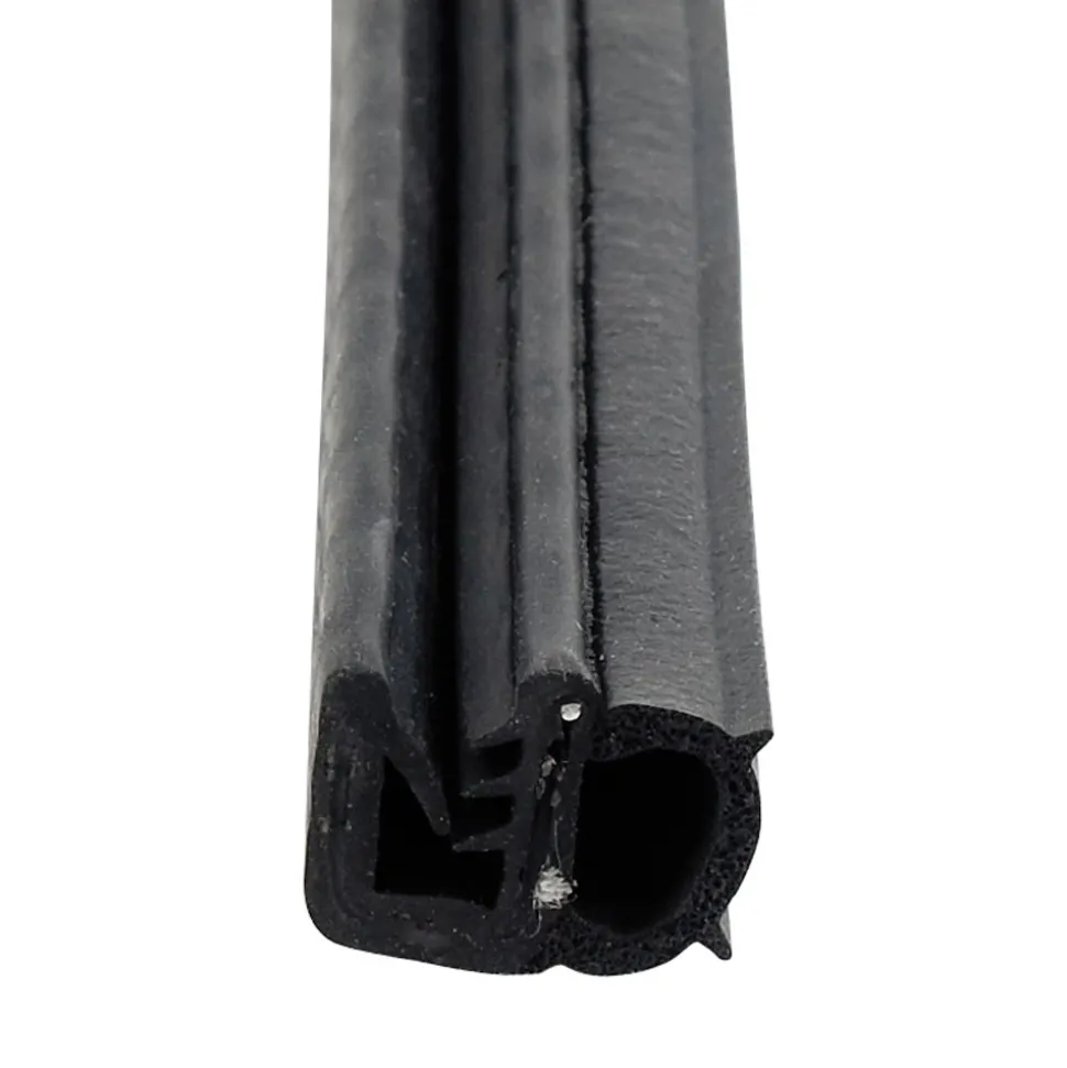 #018-1509 – Single Bulb w/Slide on clip, 3/4″ x 7/16″ x 28′